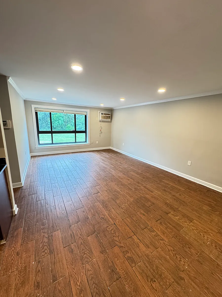 Building Photo - 3101 Naylor Rd SE #102