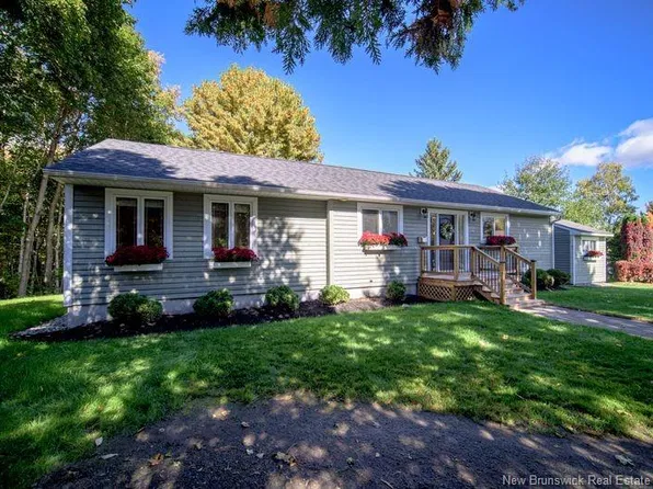 31 Riverview Dr, Fredericton, NB E3B 5Y9