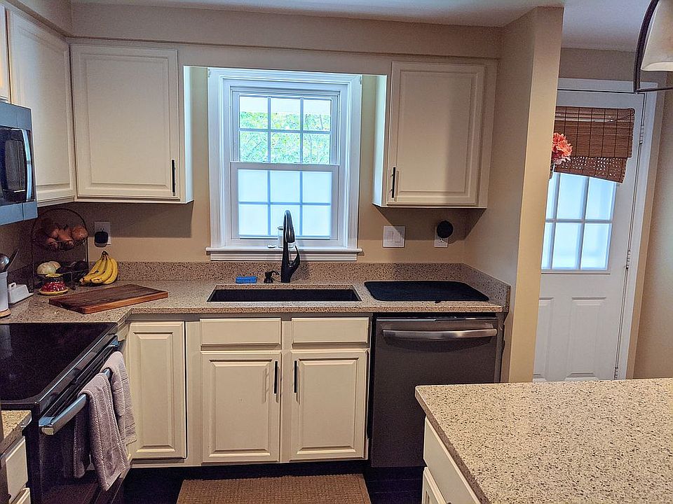 1st image of 160 Partridge Hill #3