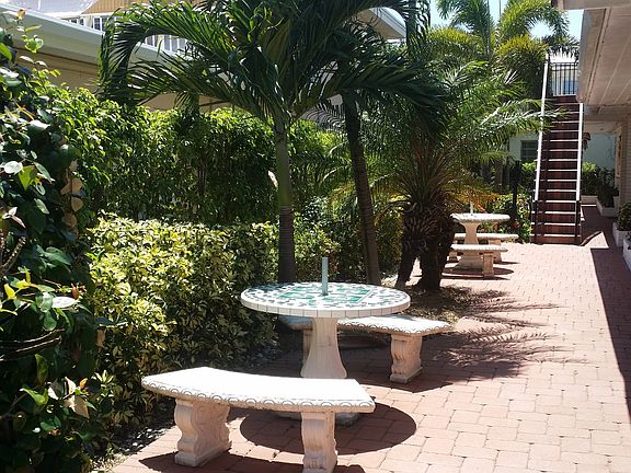 3rd image of 4149 Bougainvilla Dr APT 3