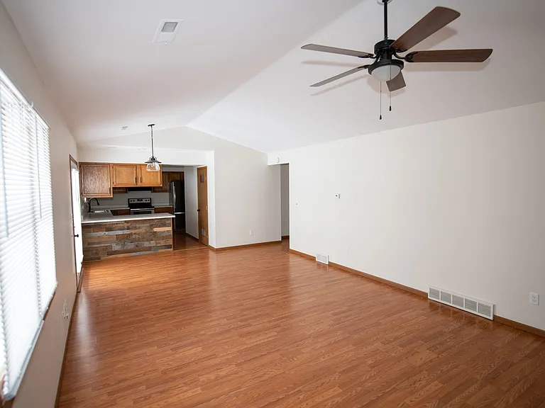 116 Pierre Pl — Photo 12