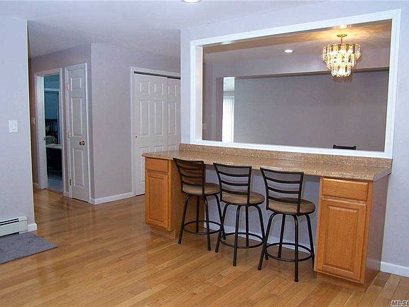 3rd image of 2296 Narragansett Ave