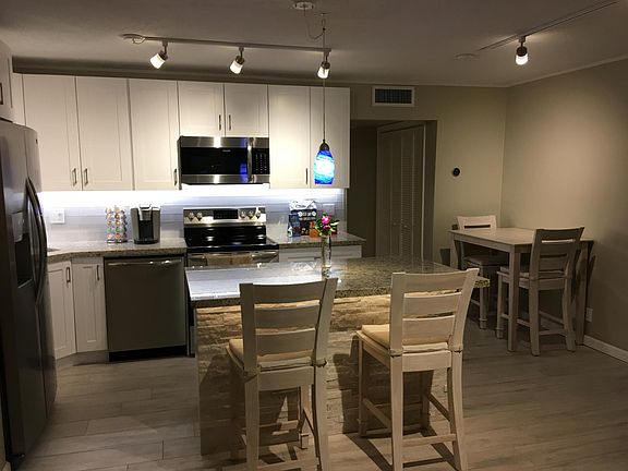 2nd image of 228 Hibiscus Ave APT 228