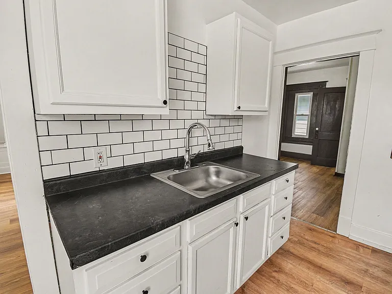 29 Coldbrook St NE #2 — Photo 5