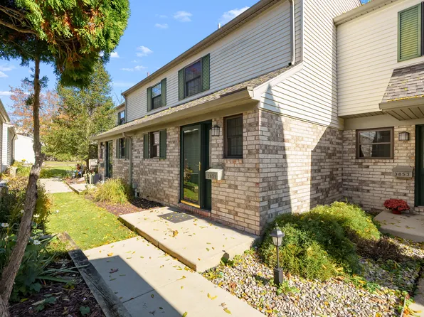 3851 Greenleaf Cir, Kalamazoo, MI 49008