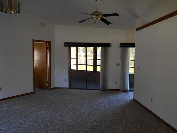 2nd image of 3477 Country Walk Dr