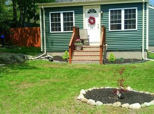 93 New Bedford Rd, Rochester, MA 02770