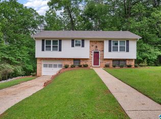 302 Ridgebrook Cir, Gardendale, AL 35071