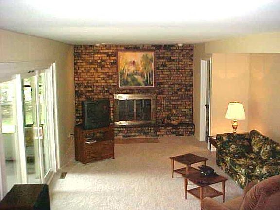 Huge family room with fireplace
