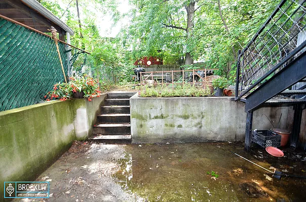 Rented by null | media 8