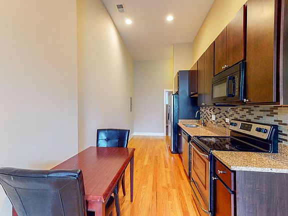 3rd image of 3140 S Indiana Ave #106