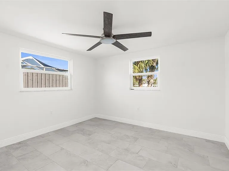 13726 Michelle Ave — Photo 15