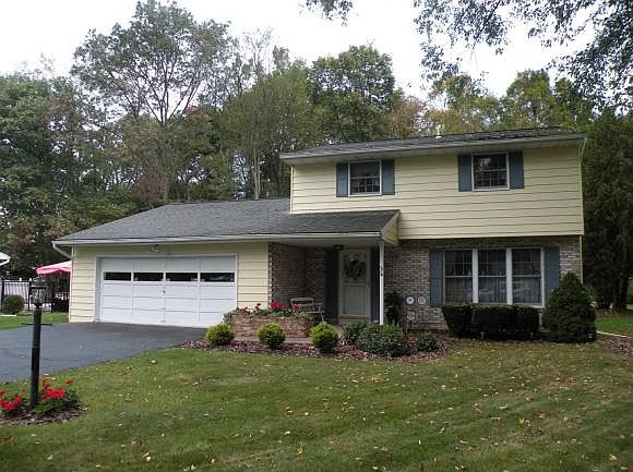 1st image of 51 Matthew Dr