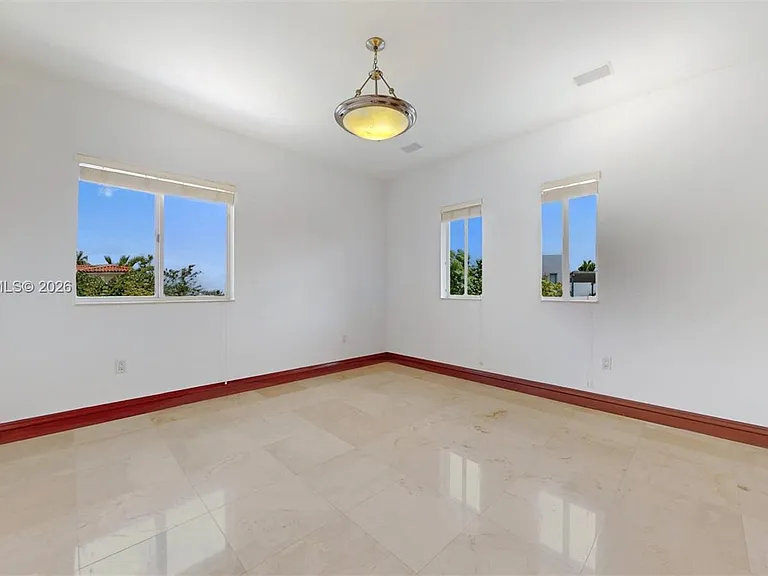 1131 Stillwater Dr — Photo 44