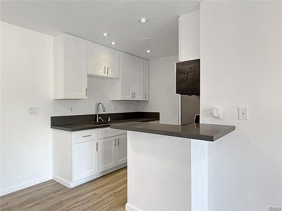 3rd image of 130 Avenue C SE