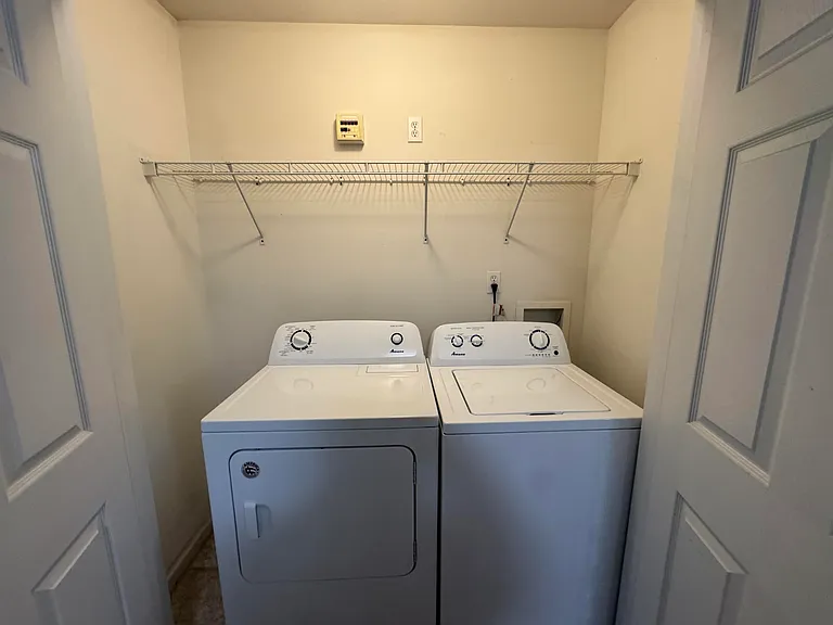 3410 E Saint Charles Rd — Photo 19
