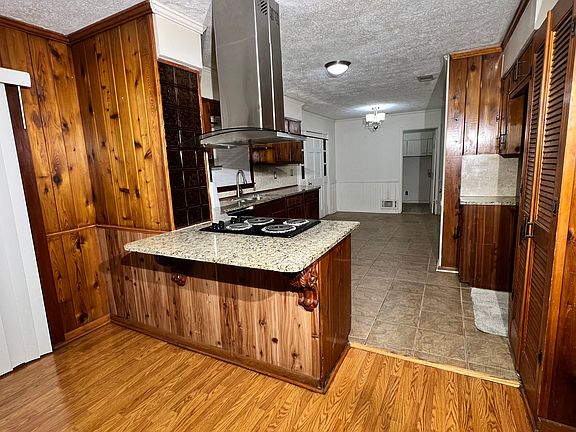 2nd image of 1065 Pleasant Hill Rd