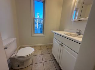394 Hollis St APT 1, Framingham, MA 01702