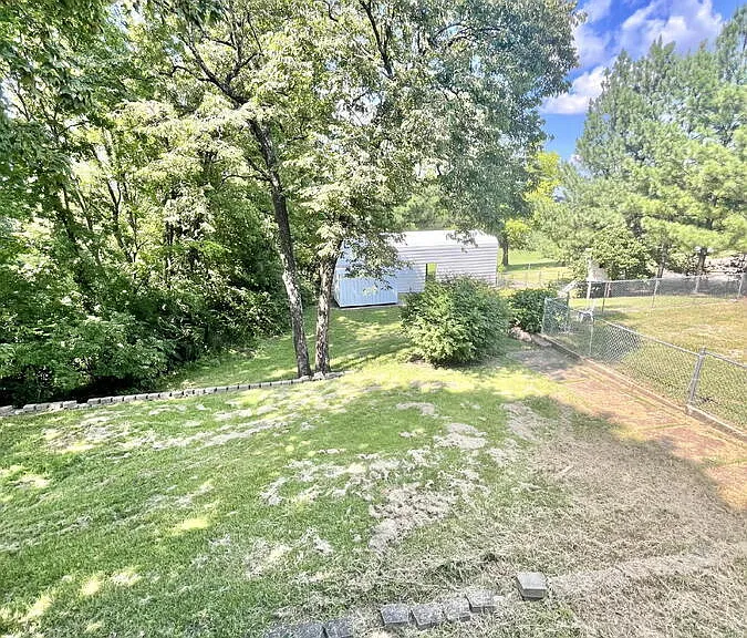 2204 Bainbridge Rd — Photo 56