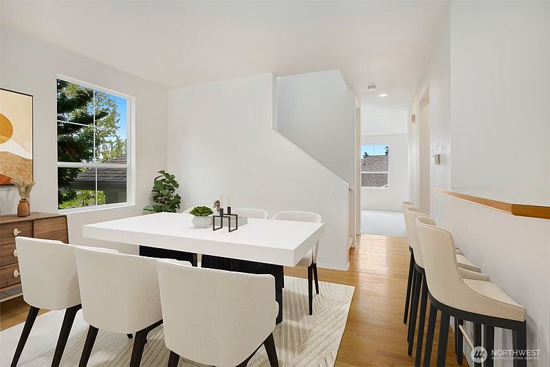 4th image of 5301 164th Avenue SE