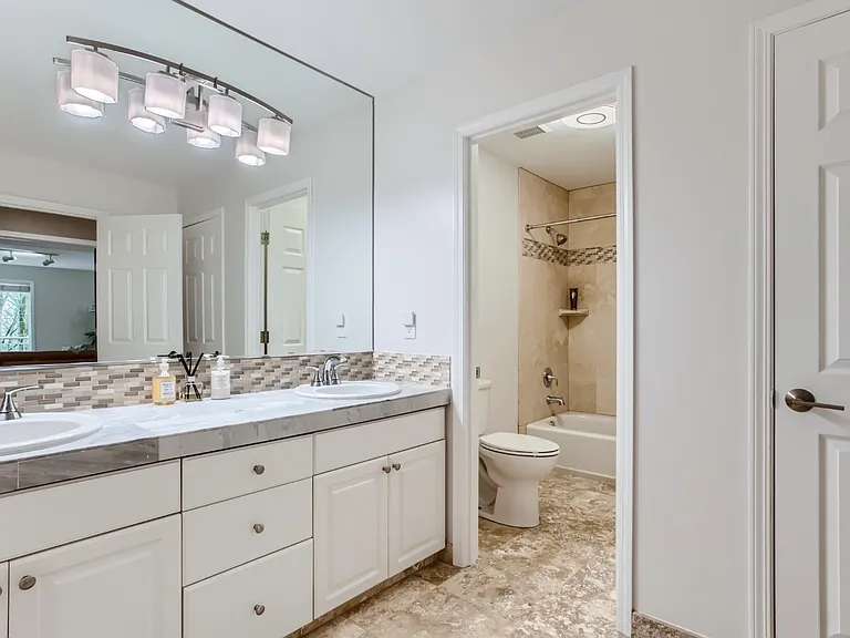 8534 NW Timber Ridge Ct — Photo 12