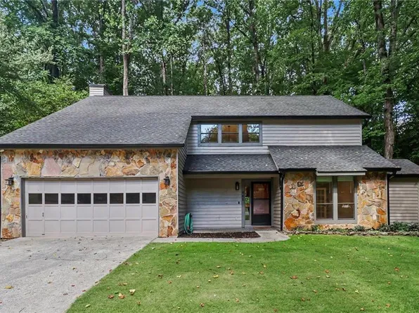 445 Taberwood Way, Roswell, GA 30076