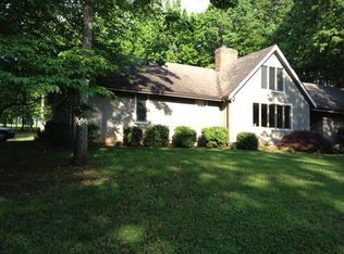 39 Larboard Dr, Moneta, VA 24121