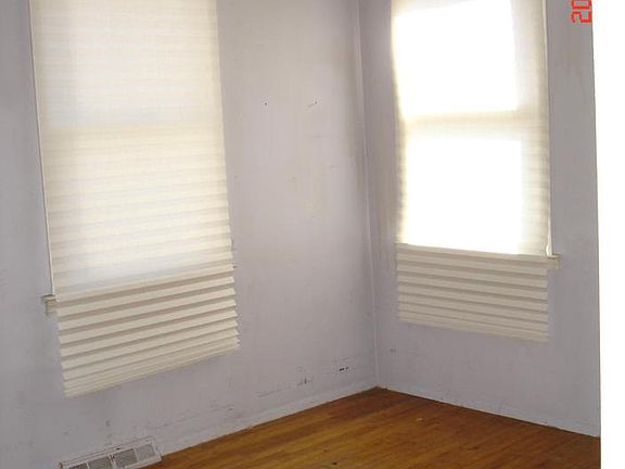 4th image of 57 Norman Ave