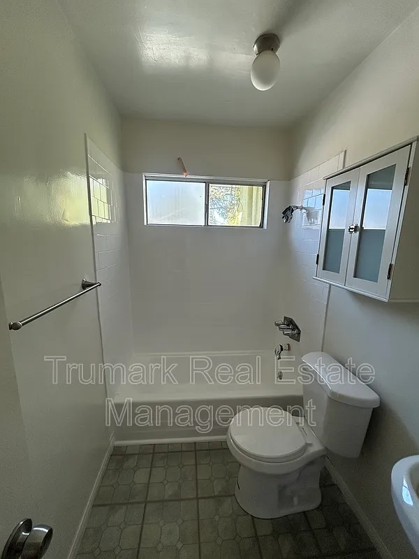 1 bed, 1.0 bath, $1,700 — Photo 4