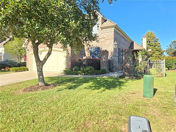 2nd image of 206 Nicklaus Dr