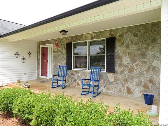2nd image of 2637 Prince Dr