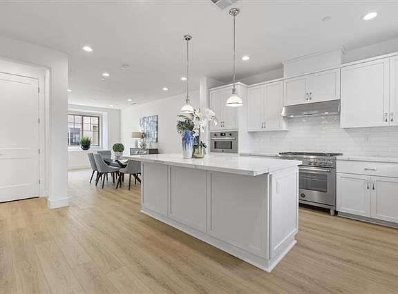 3rd image of 200 Fairchild Dr