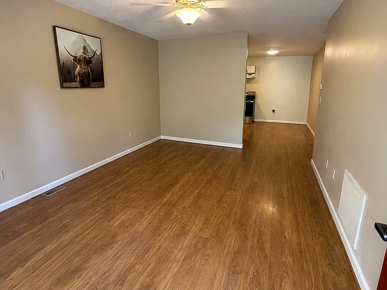 & 111 Watzel Ln — Photo 6