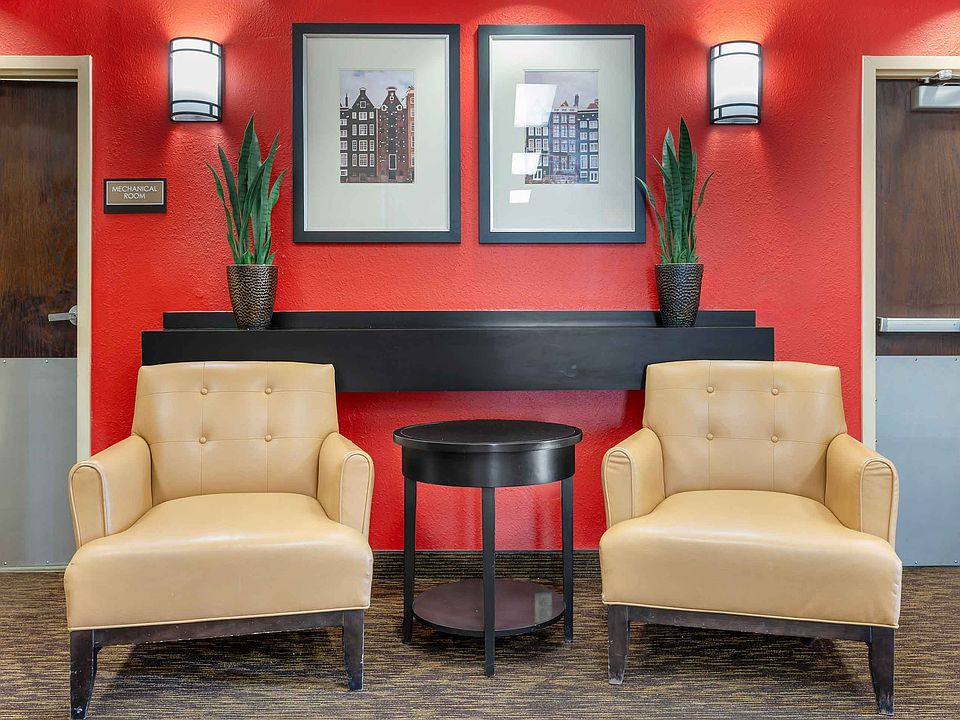 Lobby and Guest Check-in