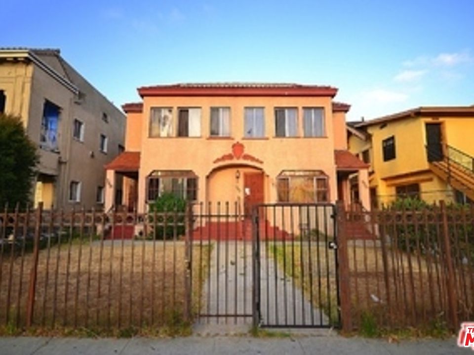 1st image of 4612 S Figueroa St