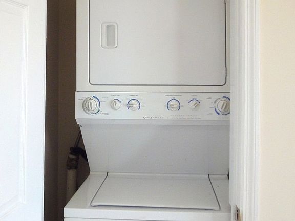5th image of 89 Bergen St APT 4