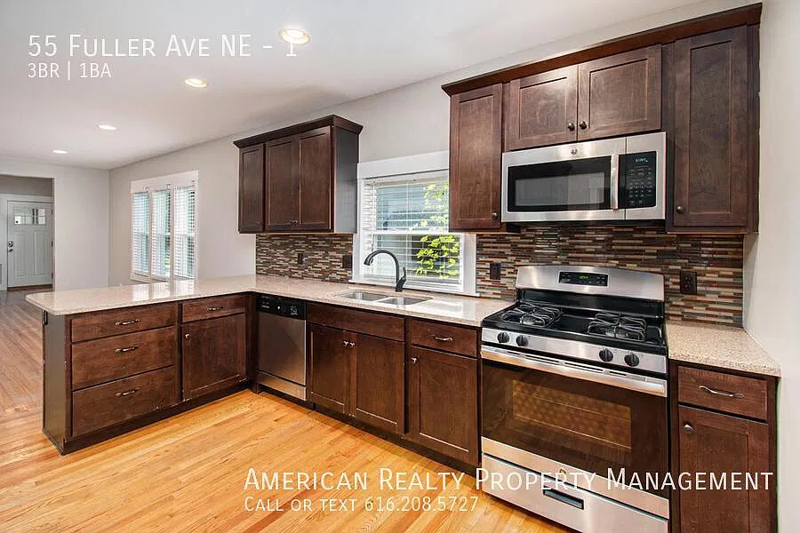 55 Fuller Ave NE — Photo 2