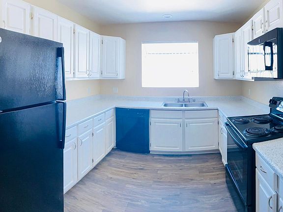 Kitchen in the 2 bedroom, 2 bath apartment home.
