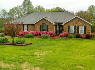 270 Devonshire Dr, Ridgeway, VA 24148