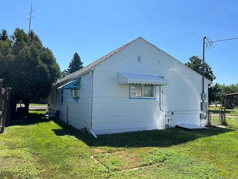 204 Main St — Photo 3