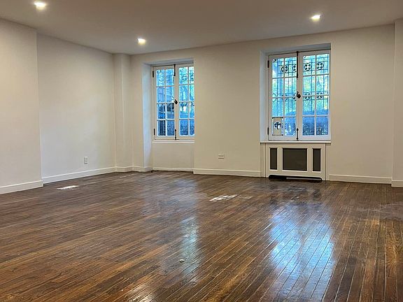 4th image of 23 Washington Sq N #1F