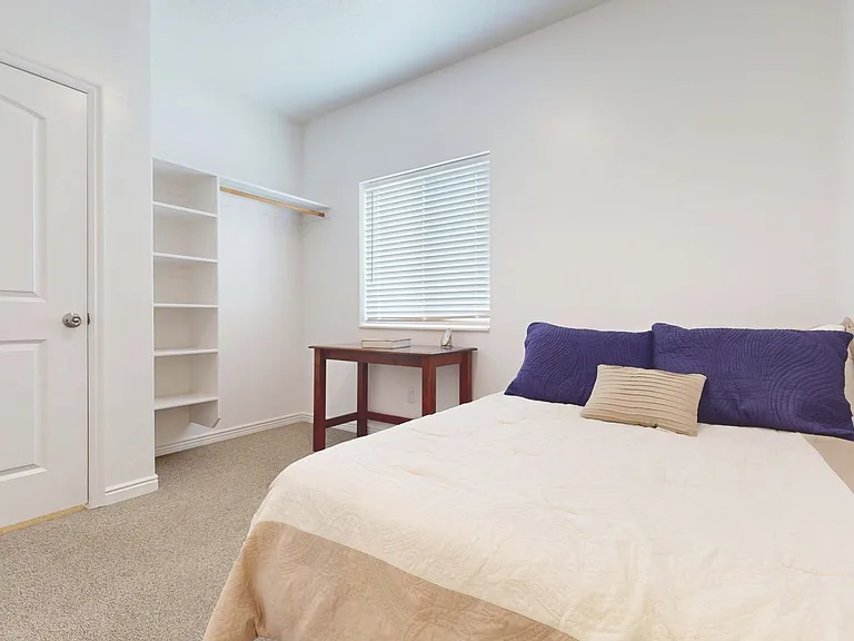 1055 W 400 N — Photo 7