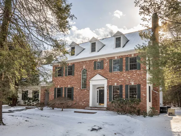 21 Spruce Lane, Simsbury, CT 06089