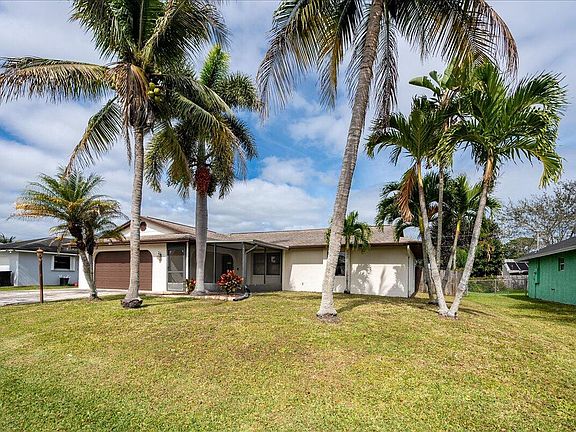 2nd image of 831 SE Starflower Avenue
