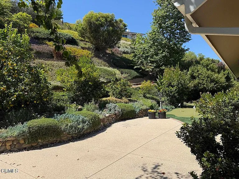 639 Skyview Ter — Photo 16