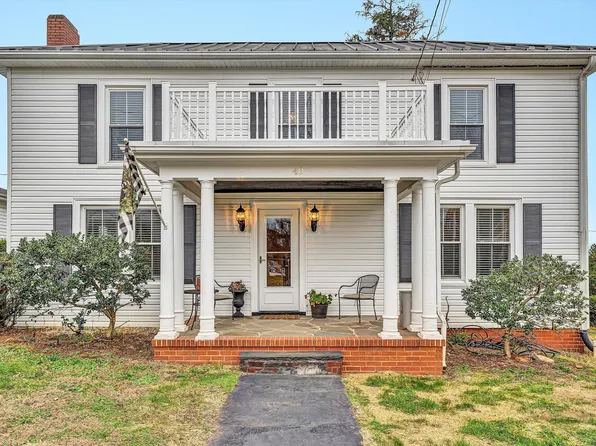 40 High St, Rocky Mount, VA 24151