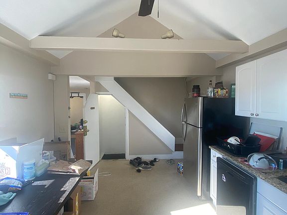 3rd image of 299 Wickenden St Floor 3