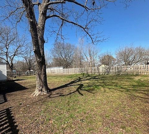 4th image of 508 E Paul St