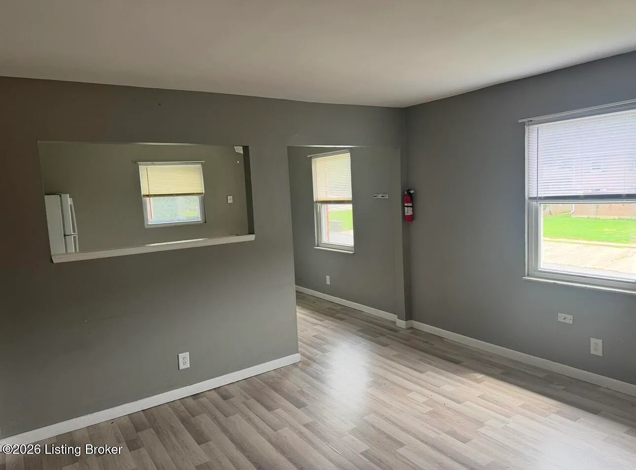 2 bed, 1.0 bath, 880 sqft, $1,100 — Photo 3