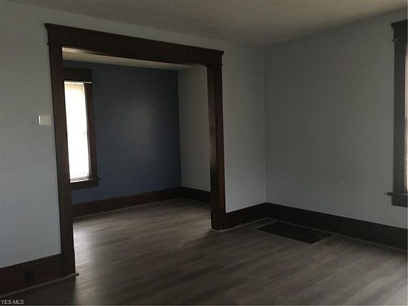 3rd image of 234 Ray Ave NE